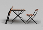 एक टेबल और दो कुर्सियां ​​​​आउटडोर गार्डन वुड टॉप मेटल फ्रेम फोल्डिंग सेट करें